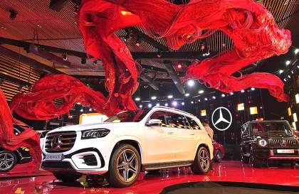 Mercedes-Benz tổ chức triển lãm Mercedes-Benz – LiveRARE, ra mắt bản nâng cấp cho GLS450 và Maybach GLS 600